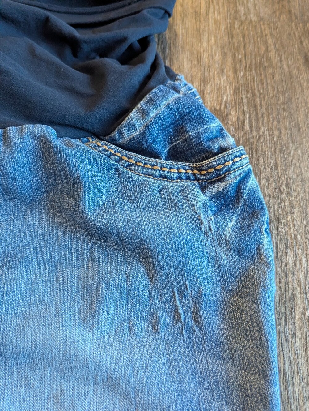 Maternity Capri Jeans Motherhood Maternity Size Large - Picture 3 of 7